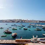 Harbour Lights Seafront Penthouse, With Large Terrace With Stunning Panoramic Sea Views - By Getawaysmalta Apartamento