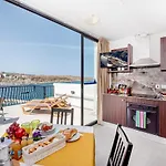 Harbour Lights Seafront Penthouse, With Large Terrace With Stunning Panoramic Sea Views - By Getawaysmalta Lägenhet *