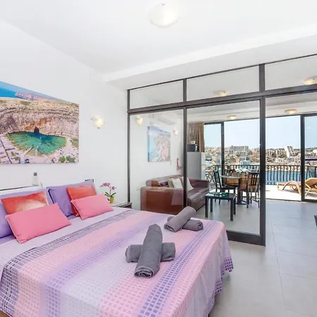 Harbour Lights Seafront Penthouse, With Large Terrace With Stunning Panoramic Sea Views - By Getawaysmalta Daire