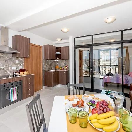 Harbour Lights Seafront Penthouse, With Large Terrace With Stunning Panoramic Sea Views - By Getawaysmalta Daire St. Paul's Bay