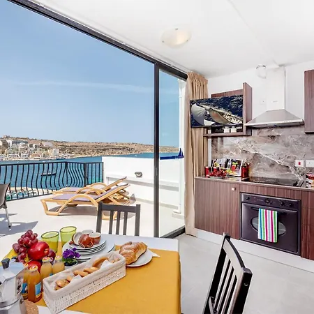 Harbour Lights Seafront Penthouse, With Large Terrace With Stunning Panoramic Sea Views - By Getawaysmalta Apartament *