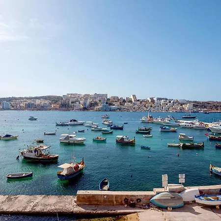 Harbour Lights Seafront Penthouse, With Large Terrace With Stunning Panoramic Sea Views - By Getawaysmalta Daire