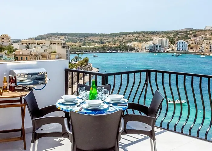 Harbour Lights Seafront Penthouse, With Large Terrace With Stunning Panoramic Sea Views - By Getawaysmalta Appartamento *