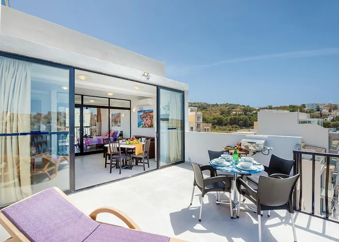 Harbour Lights Seafront Penthouse, With Large Terrace With Stunning Panoramic Sea Views - By Getawaysmalta * Σεντ Πόλς Μπέι