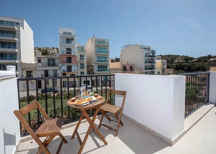 Harbour Lights Seafront Penthouse, With Large Terrace With Stunning Panoramic Sea Views - By Getawaysmalta St. Paul's Bay