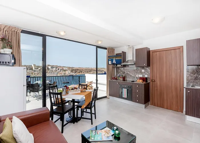 Harbour Lights Seafront Penthouse, With Large Terrace With Stunning Panoramic Sea Views - By Getawaysmalta Διαμέρισμα