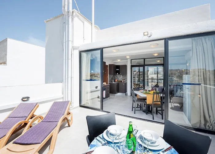 Harbour Lights Seafront Penthouse, With Large Terrace With Stunning Panoramic Sea Views - By Getawaysmalta Διαμέρισμα
