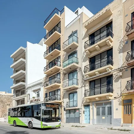 Apartment Harbour Lights: Seafront Penthouse With Panoramic Terrace St. Paul's Bay