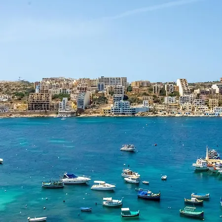 Harbour Lights: Seafront Penthouse With Panoramic Terrace St. Paul's Bay